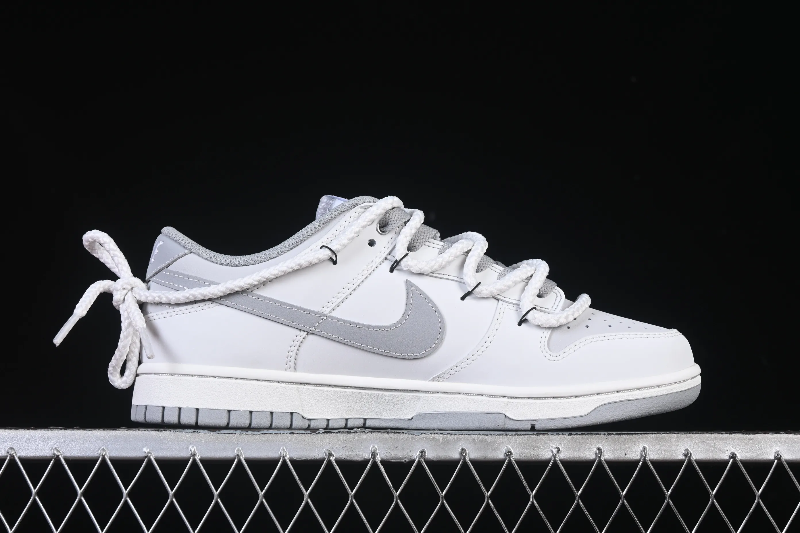 All categories Nk SB Dunk Series Nk SB Dunk Low High-end customized low-top sneakers Nike SB Dunk Low "Just Do It" Anniversary high-end customized low-top casual sneakers WG0508-040